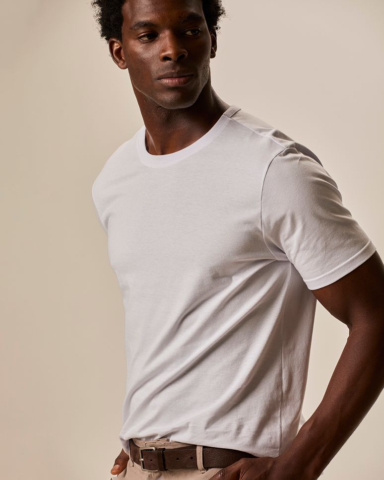 Camiseta Essencial Masculina Etiqueta Estampada Em Algodão