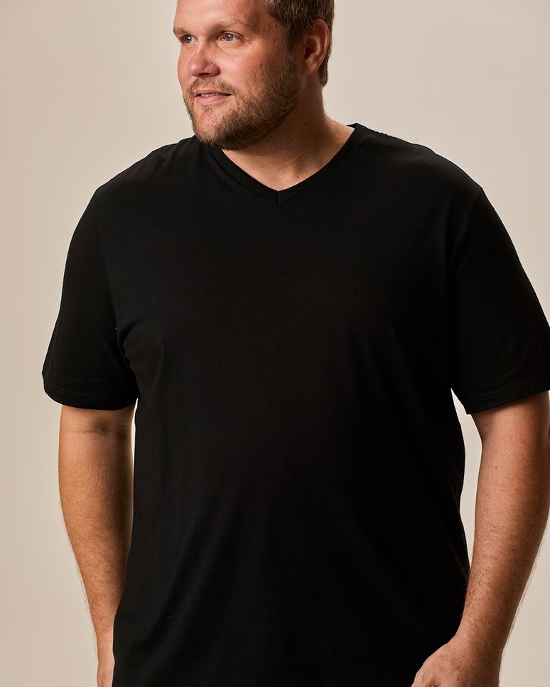 Camiseta Básica Masculina Plus Size Decote V Manga Curta Em Algodão
