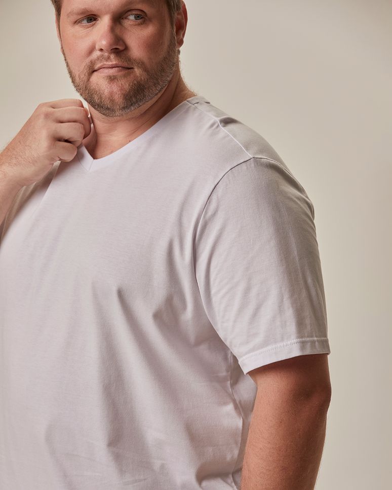 Camiseta Básica Masculina Plus Size Decote V Manga Curta Em Algodão