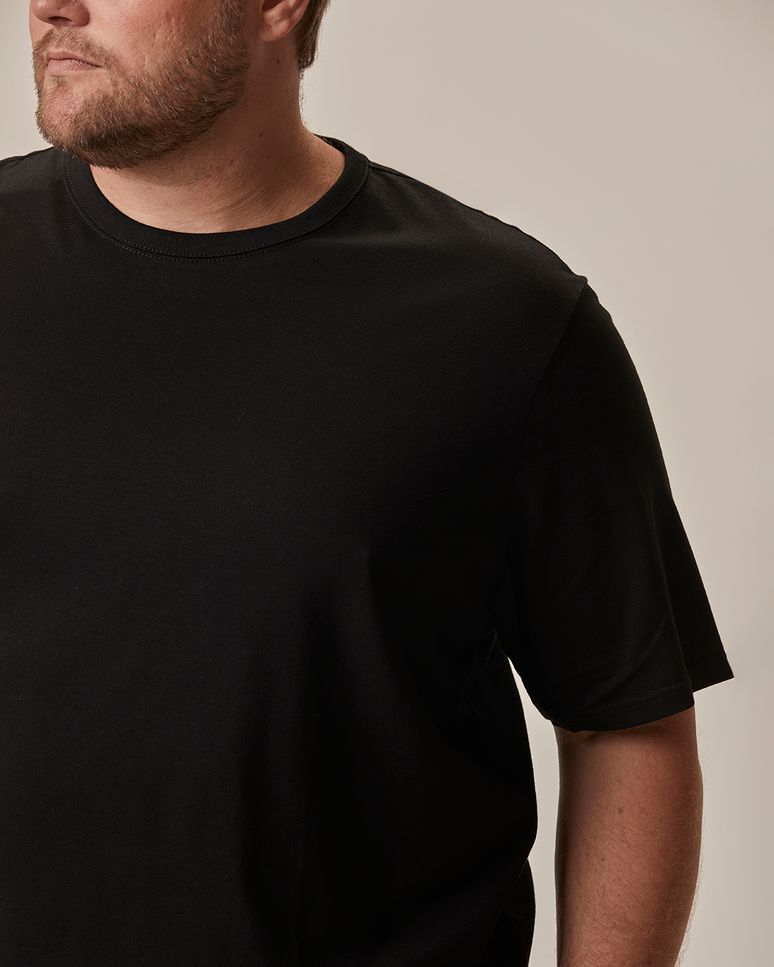 Camiseta Essencial Masculina Plus Size Etiqueta Estampada Em Algodão