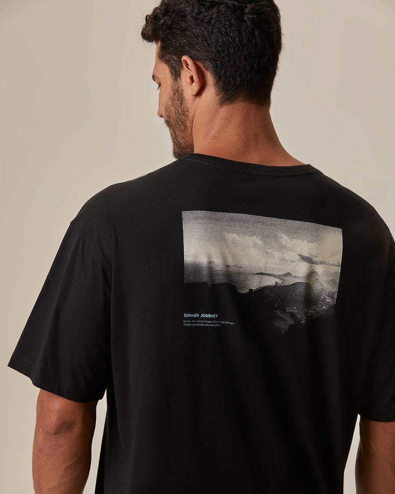 Camiseta Masculina Comfort Estampada Frente E Costas Em Algodão