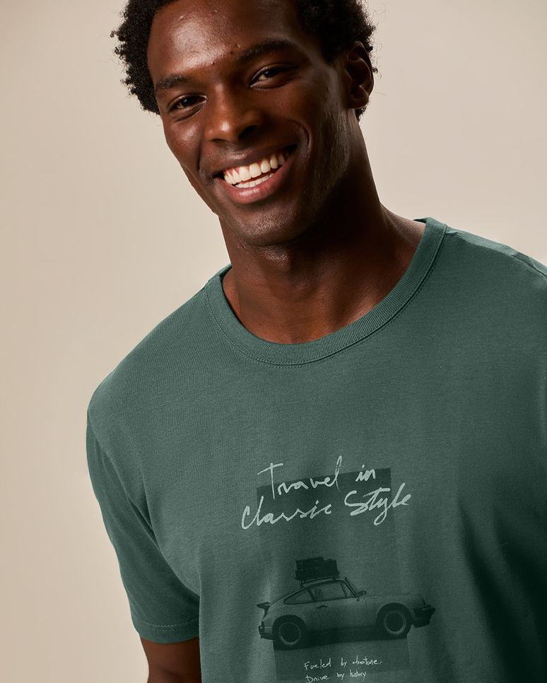 Camiseta Masculina Regular Manga Curta Estampa Frontal Em Algodão