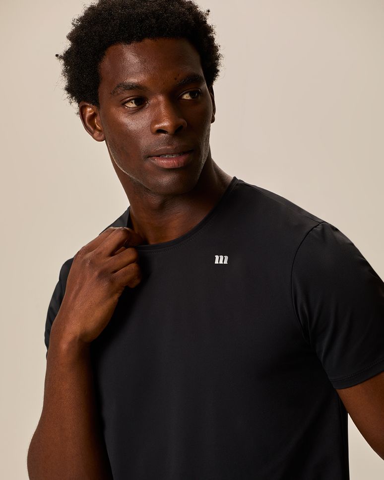 Camiseta Esportiva Masculina Slim Detalhe Aplique Refletivo Malwee Active