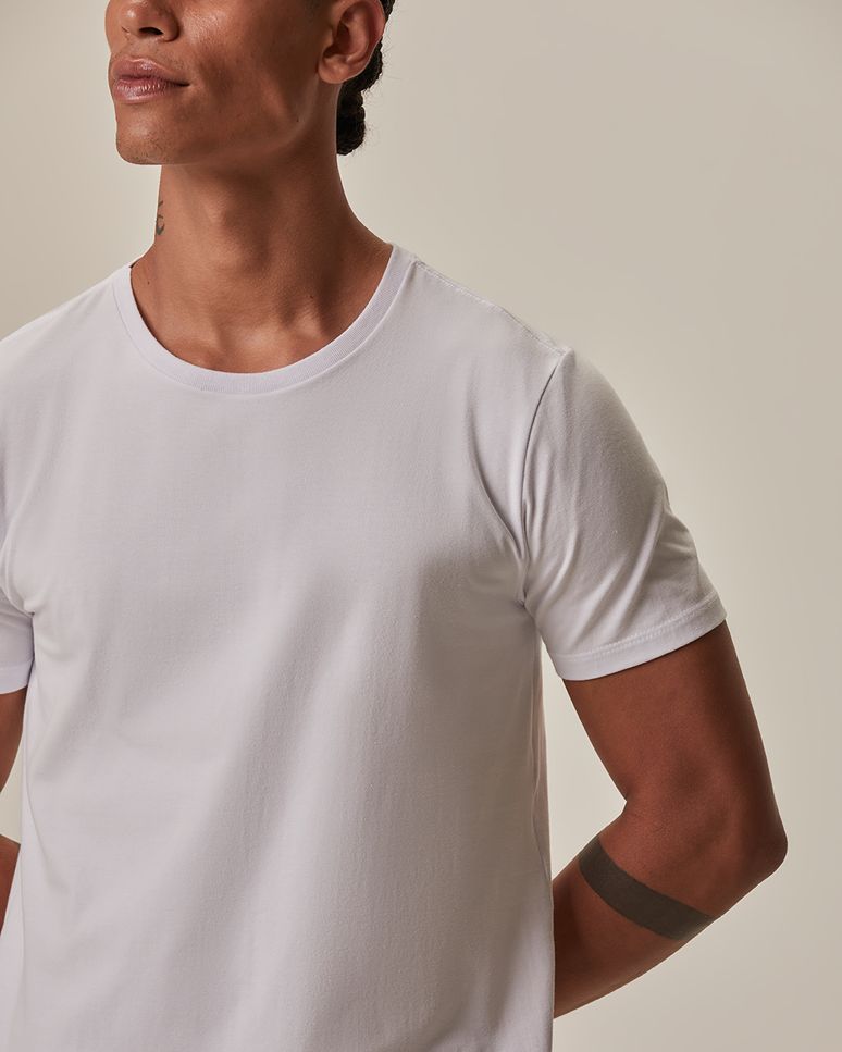 Camiseta Básica Masculina Slim Em Malha Cotton Light Algodão