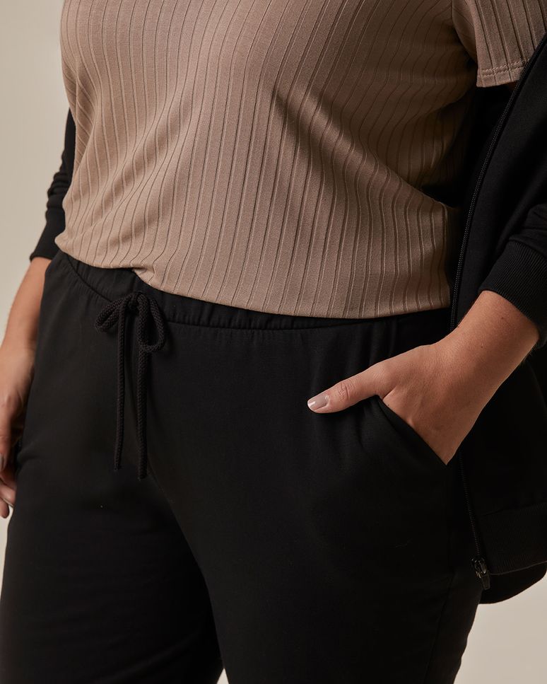 Calça Básica Feminina Plus Size Em Moletom Stretch Flanelado