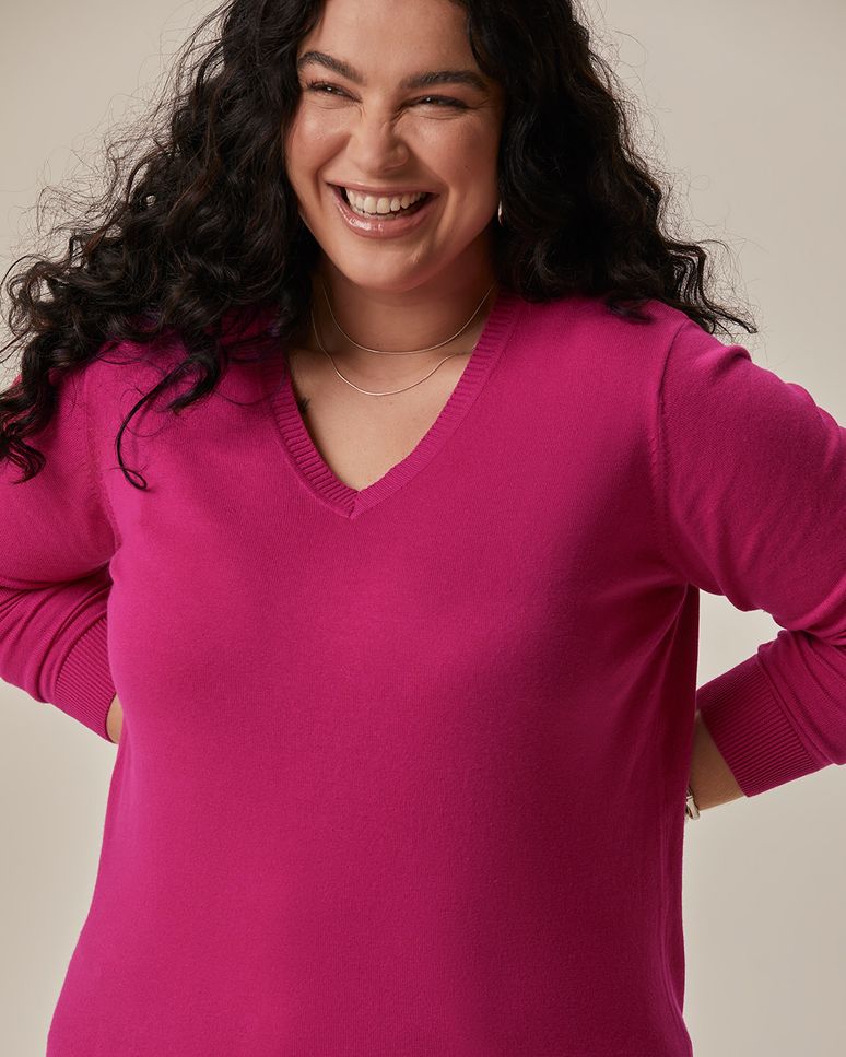 Suéter Básico Feminino Plus Size Gola V Em Tricô