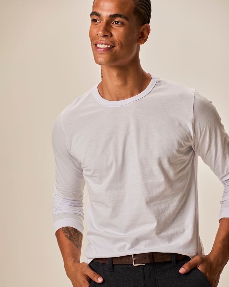 Camiseta Básica Masculina Punho Aplicado Em Algodão