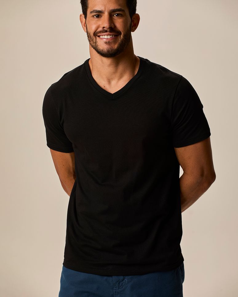 Camiseta Básica Masculina Gola V Em Algodão