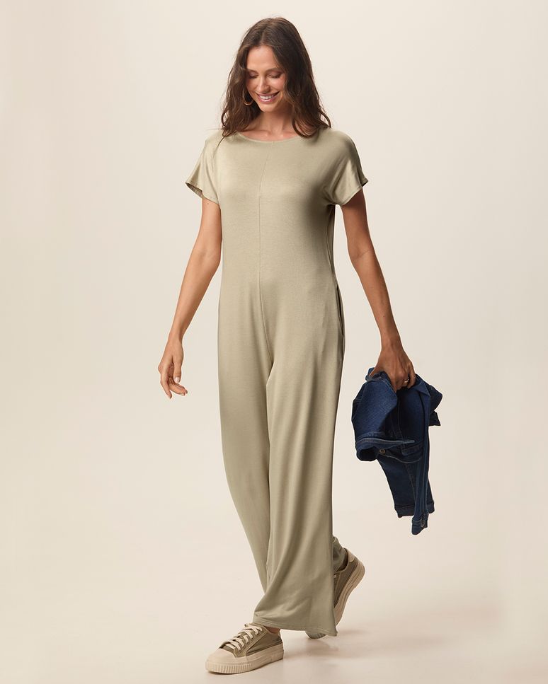 Macacão Feminino Amplo Gola V Manga Curta Em Moletinho De Viscose