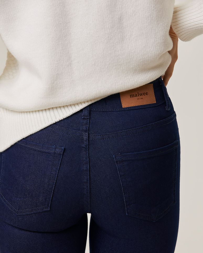 Calça Feminina Cigarrete Cintura Média Em Jeans Com Elastano
