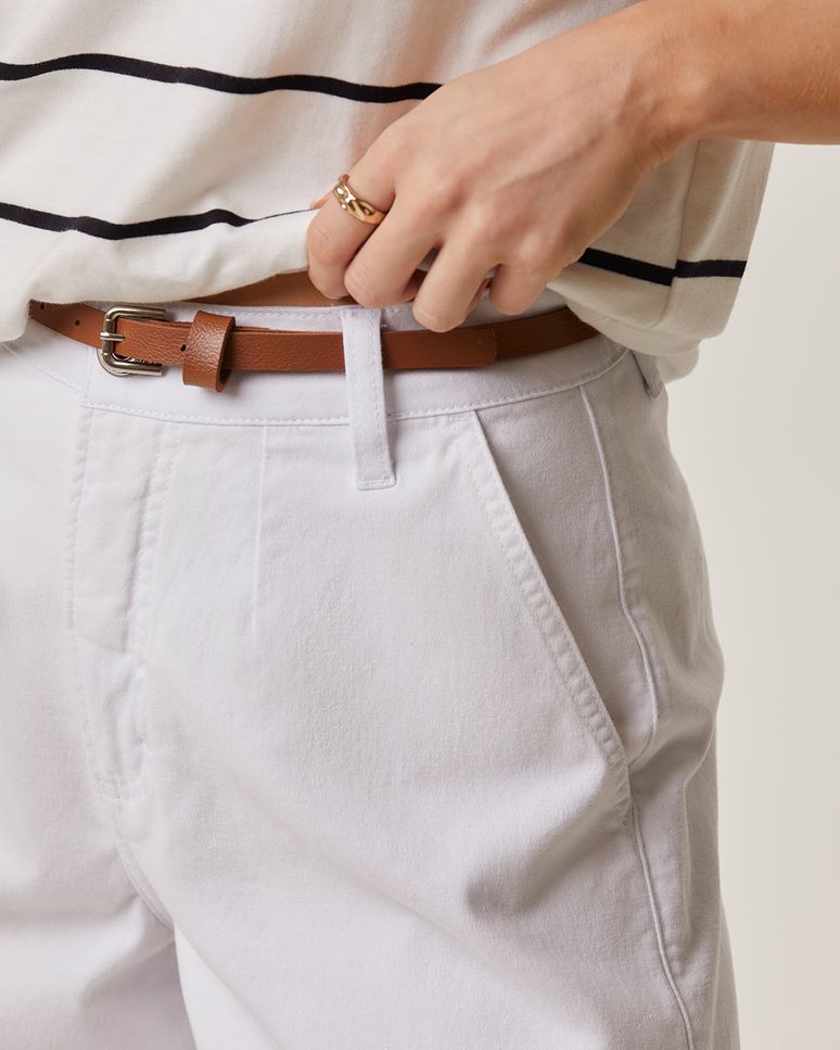 Shorts Alfaiataria Feminino Acompanha Cinto Em Sarja Com Elastano