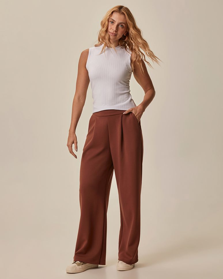 Regata Básica Feminina Justa Gola Alta Em Malha Viscose Canelada