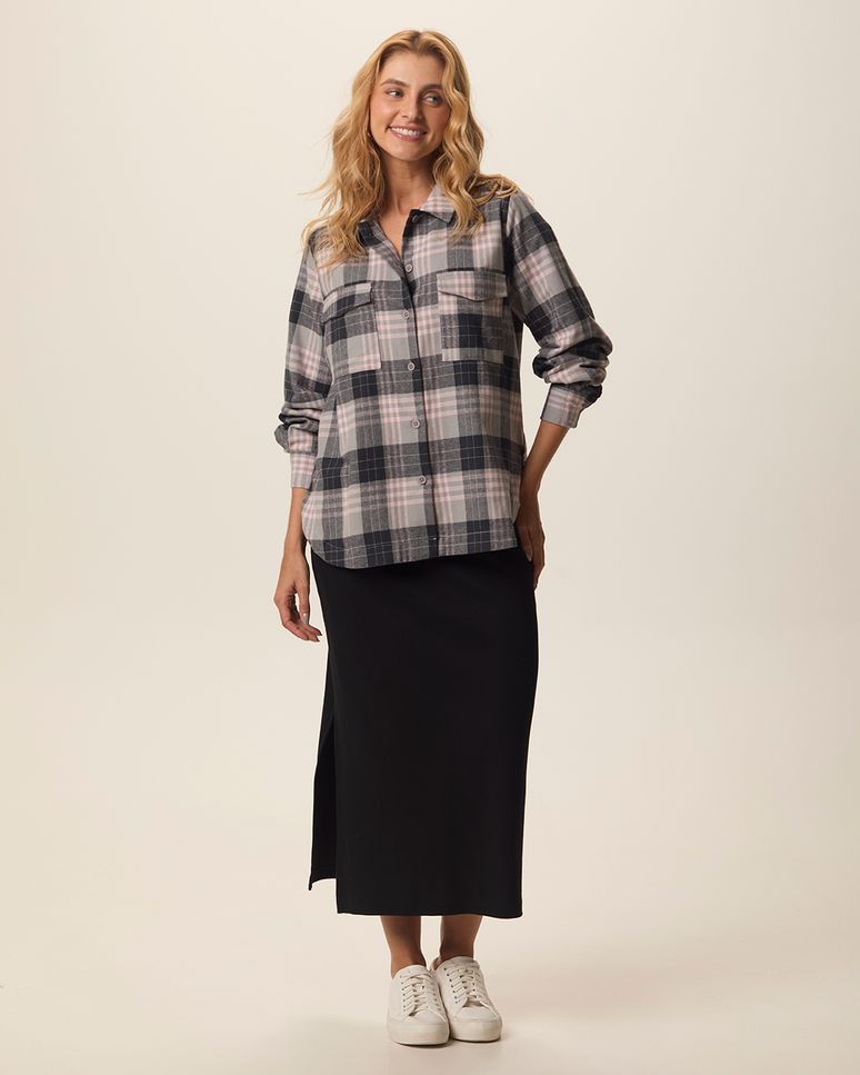 Camisa Feminina Xadrez Bolso Frontal Em Tecido Flanelado