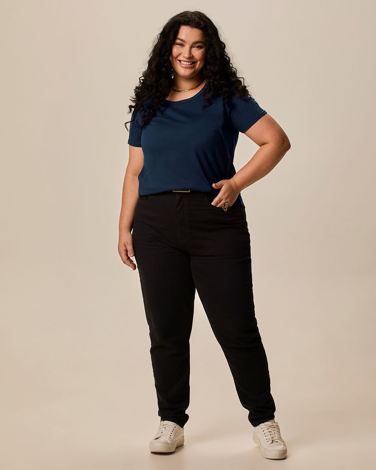 Blusa Básica Feminina Plus Size Decote Redondo Em Algodão