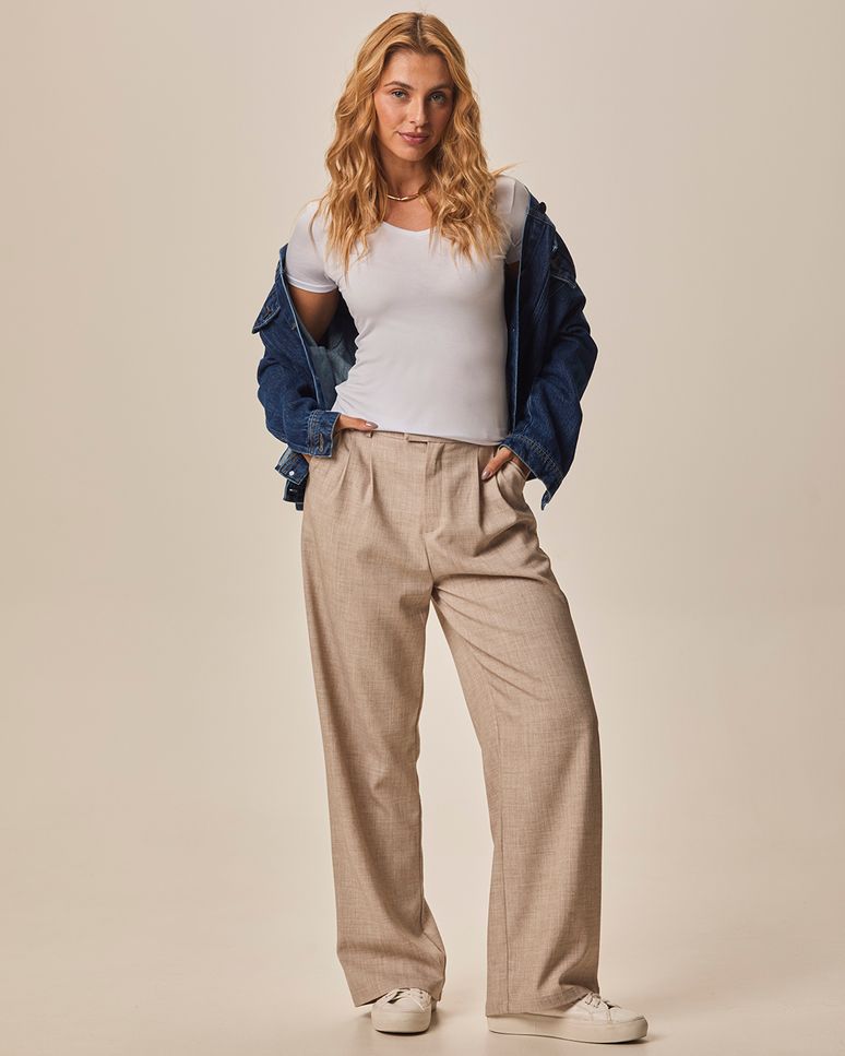 Blusa Básica Feminina Decote V Em Viscose Stretch