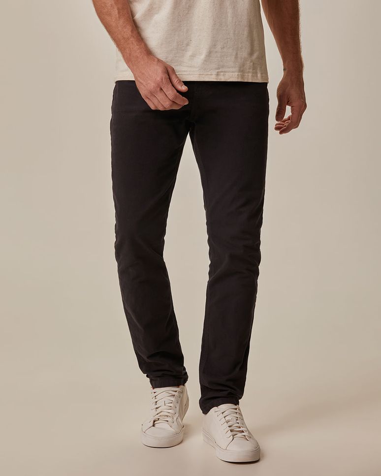 Calça Slim Masculina Cintura Média Bolso Funcional Em Sarja Stretch