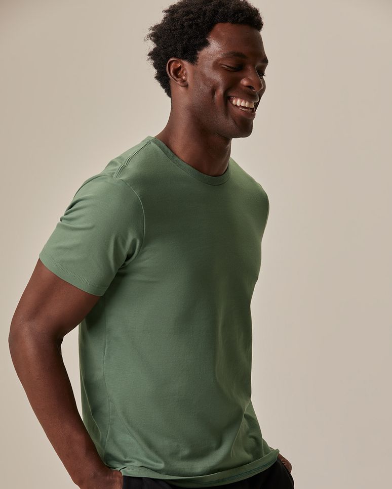 Camiseta Básica Masculina Slim Em Malha Cotton Light Algodão