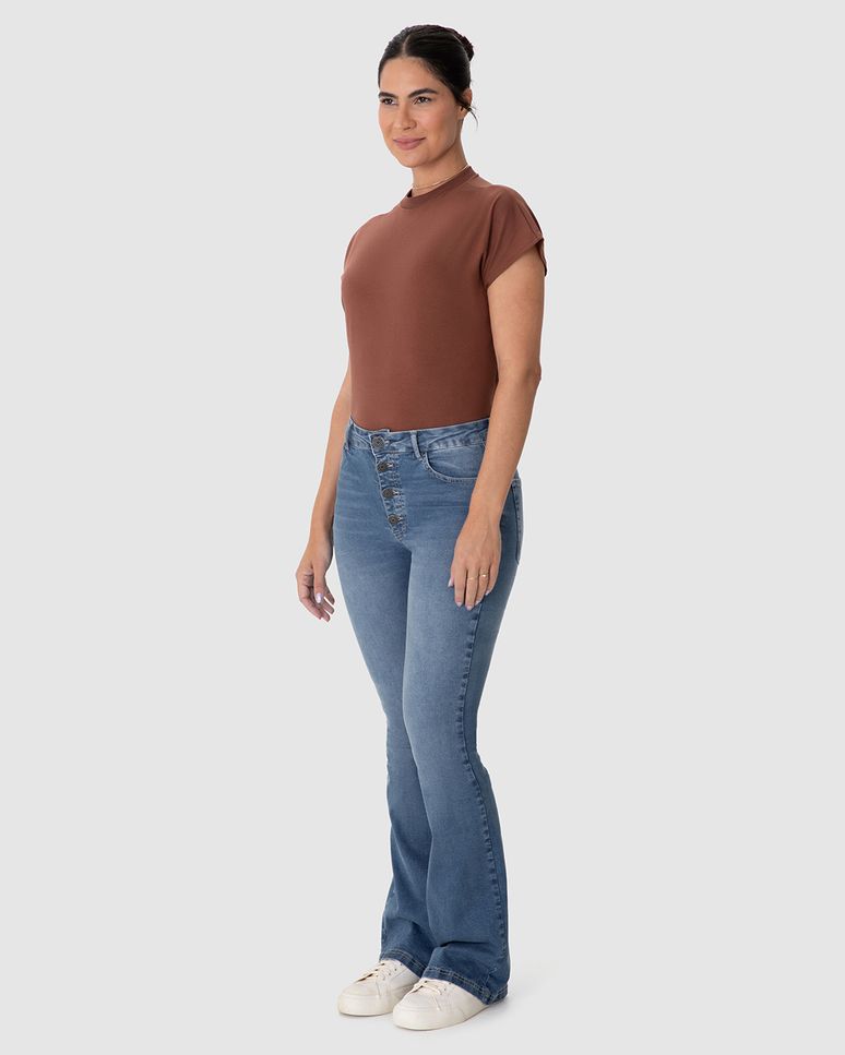 Calça Feminina Flare Cintura Alta Em Jeans Com Elastano