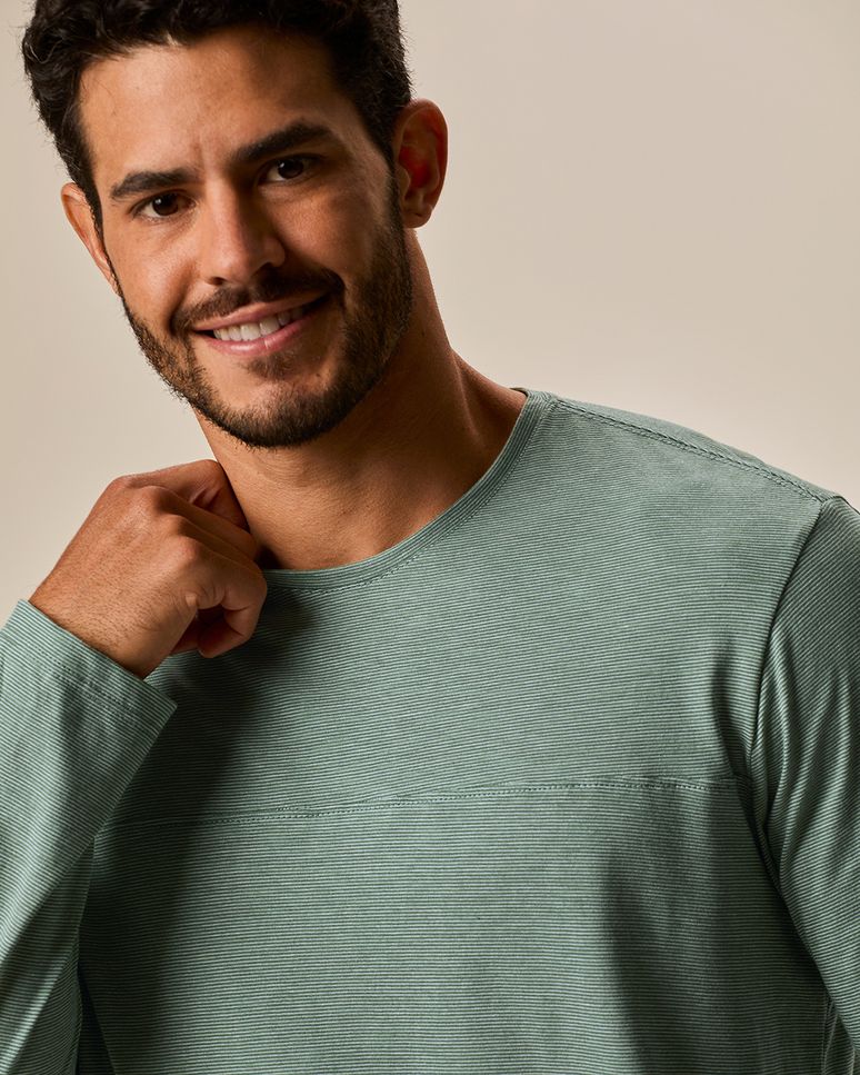Camiseta Masculina Decote Redondo Manga Longa Em Malha Fio A Fio