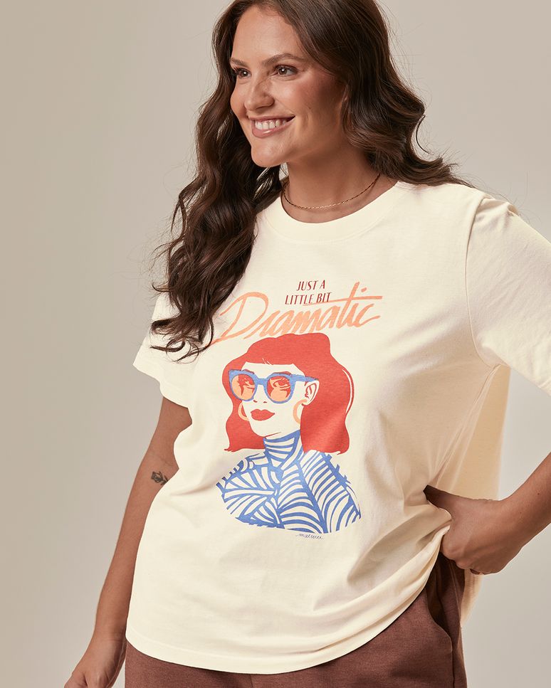 Camiseta Feminina Plus Size Ampla Just A Little Bit Dramatic Em Algodão
