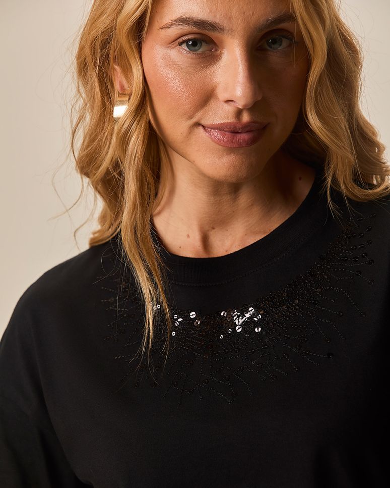 Camiseta Ampla Feminina Bordado Com Lantejoula Em Algodão