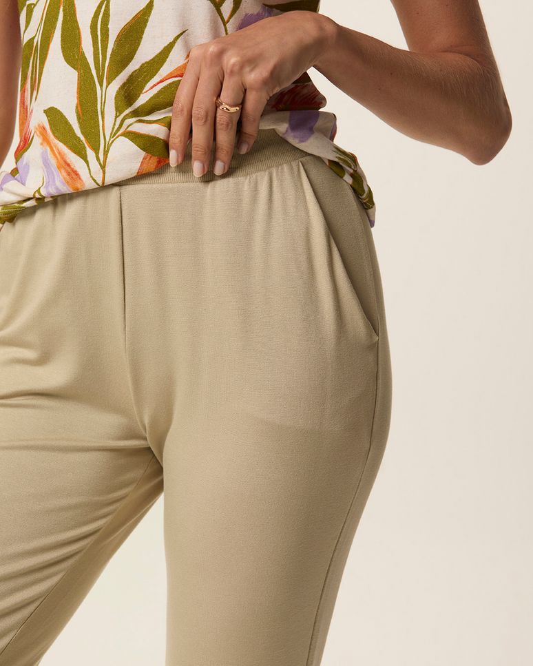 Calça Básica Feminina Jogger Em Moletinho De Viscose