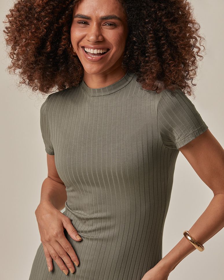 Vestido Básico Feminino Gola Alta Em Malha Canelada De Viscose