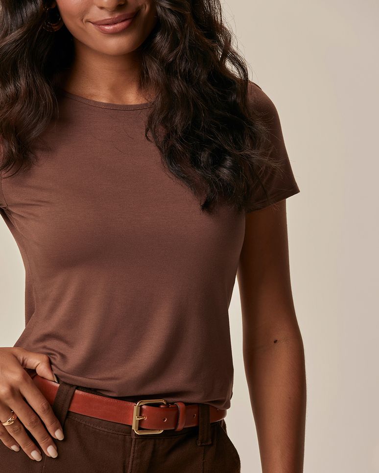 Blusa Básica Feminina Decote Redondo Em Viscose Stretch