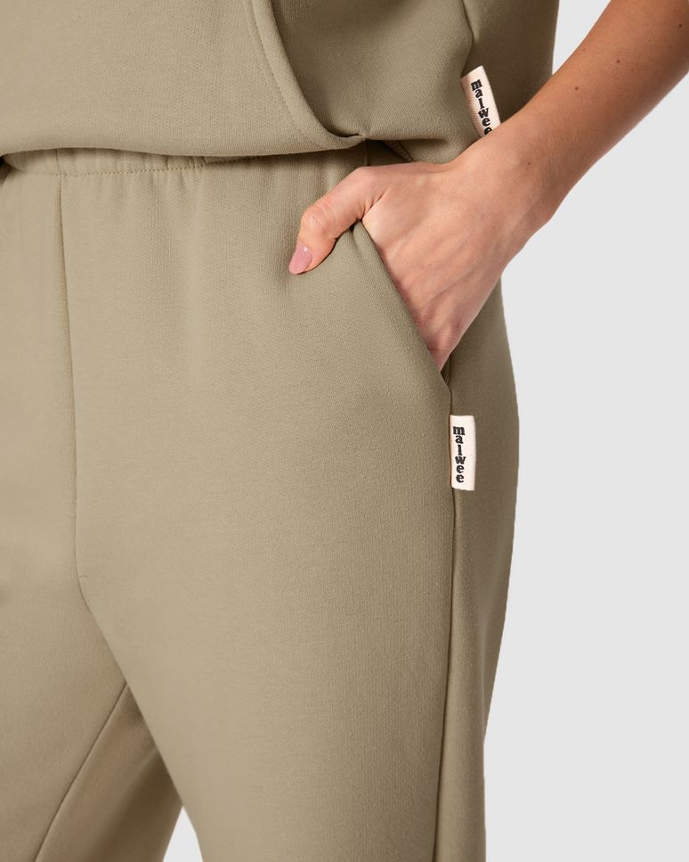 Calça Reta Feminina Fenda Barra Lateral Em Moletom Do Abraço