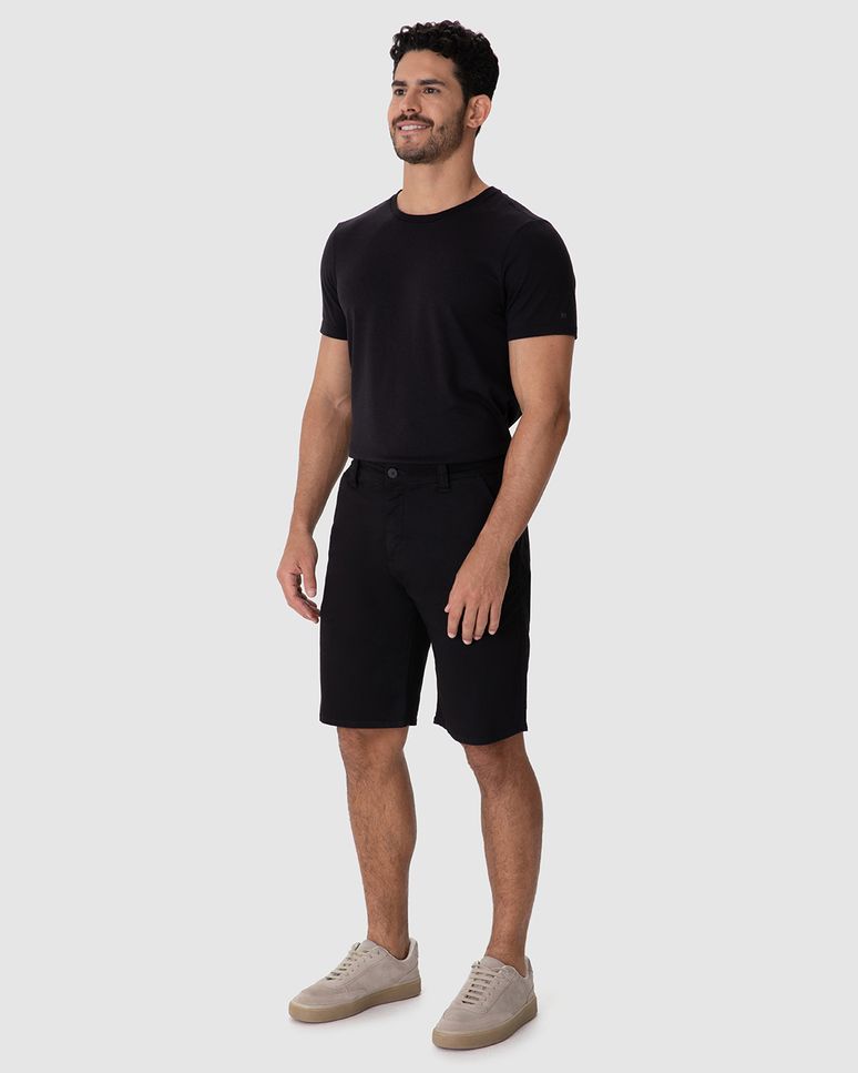 Bermuda Masculina Tradicional Utilitária Em Sarja Com Elastano