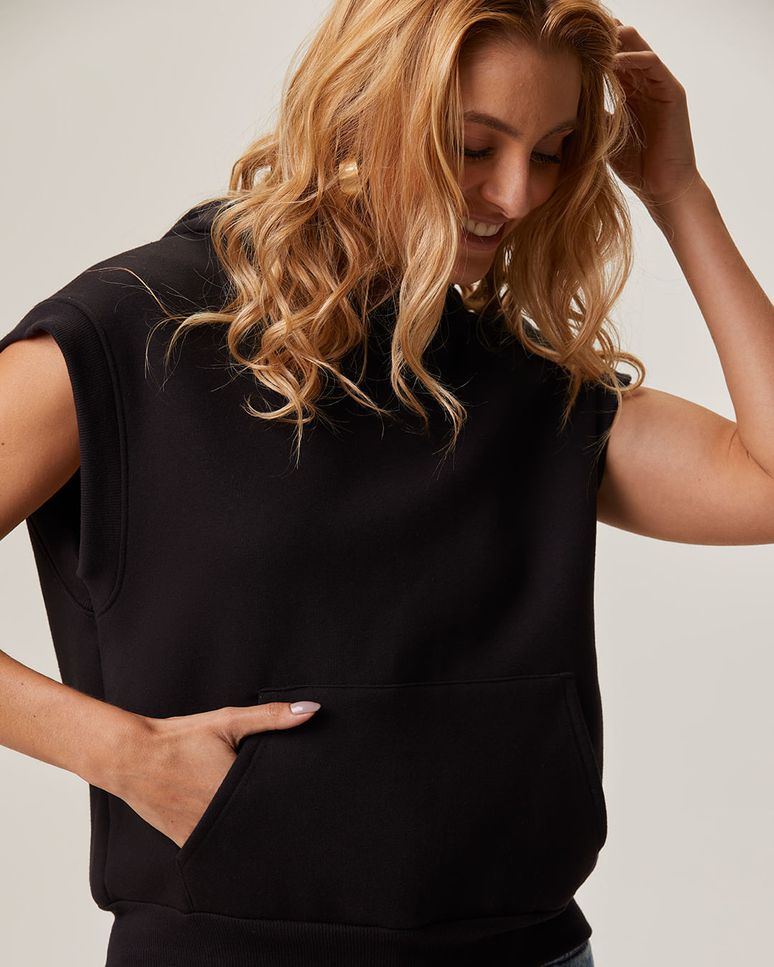 Colete Feminino Com Capuz Bolso Frontal Em Moletom Do Abraço