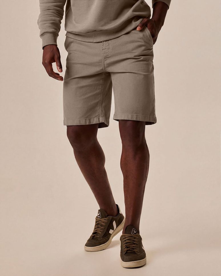 Bermuda Masculina Slim Cintura Média Bolso Funcional Em Sarja Com Elastano