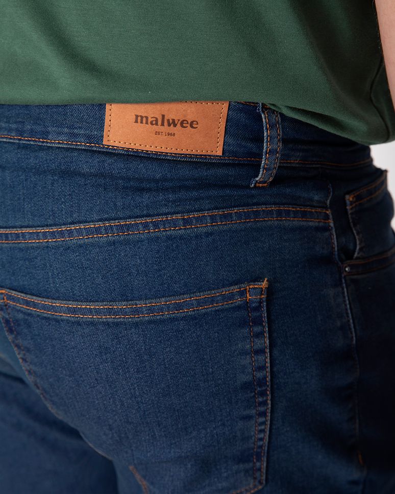 Calça Masculina Plus Size Reta Cintura Média Em Jeans Com Elastano