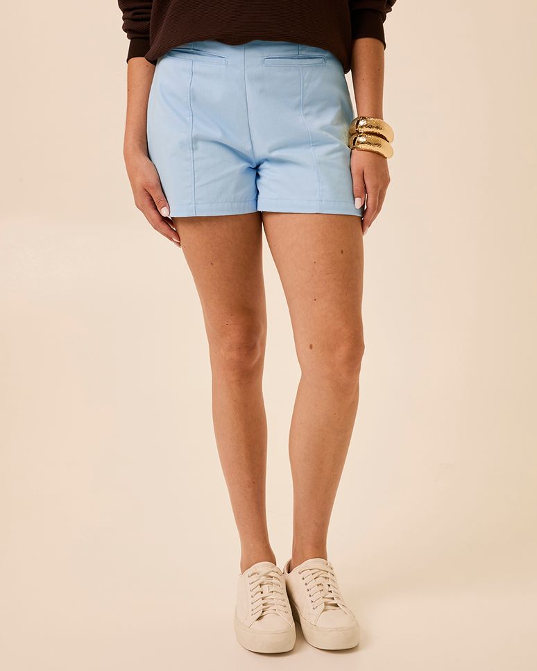 Shorts Alfaiataria Feminino Bolso Frontal Embutido Em Tecido Acetinado