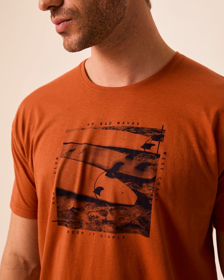 Camiseta Masculina Regular Design Estampa Frontal Em Algodão Pima