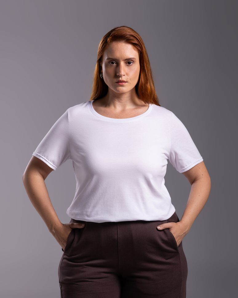 Camiseta Feminina Plus Size Gola Redonda Tecnológica Impermeável - BASICAMENTE