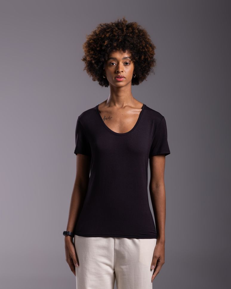 Tech T-Shirt Modal Gola U Feminina - BASICAMENTE