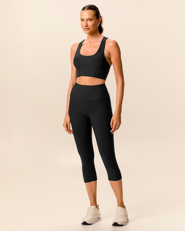 Calça Esportiva Feminina Corsário Em Malha Com Proteção UV50+ Malwee Active