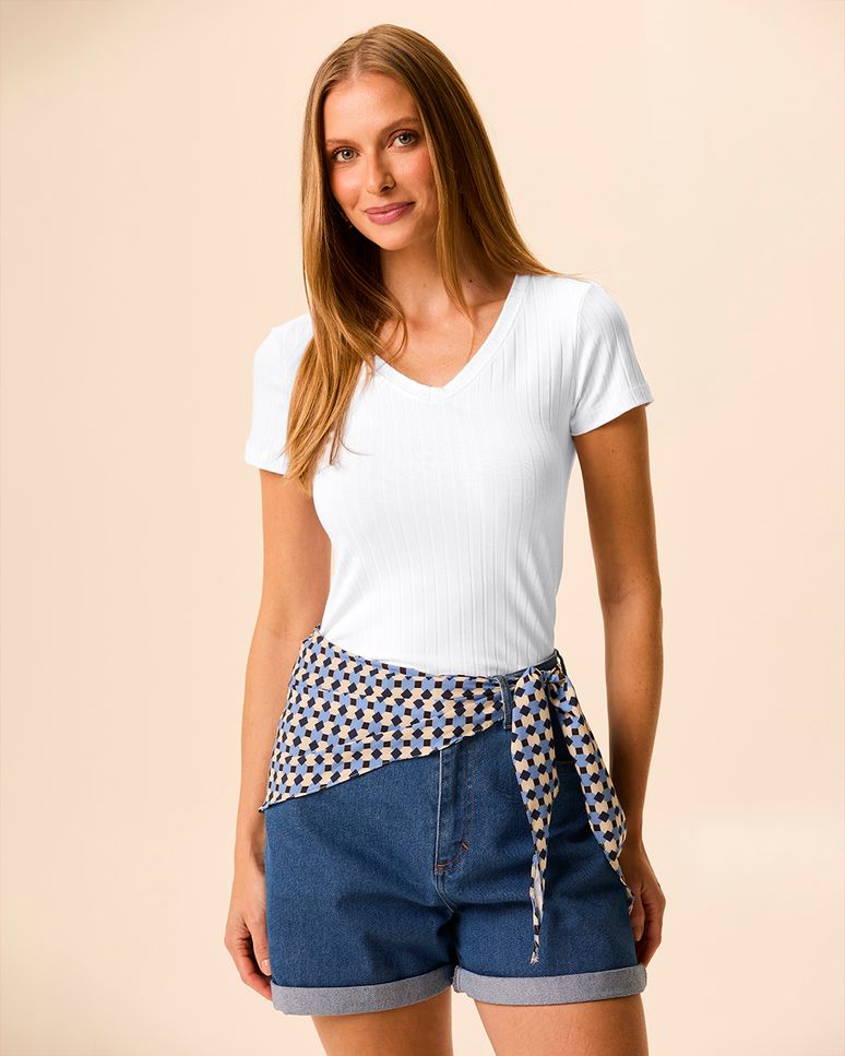 Blusa Básica Feminina Justa Decote V Em Malha Viscose Canelada