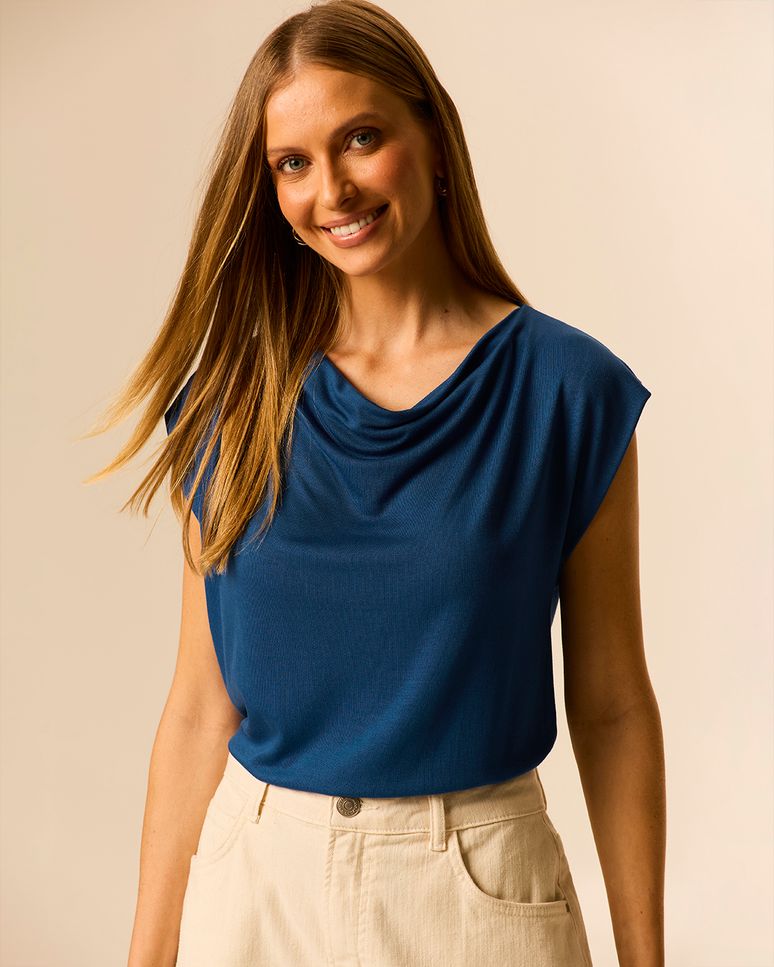 Blusa Feminina Regular Decote Degagê Sem Manga Em Viscose Stretch