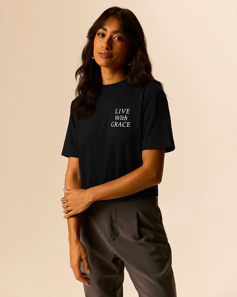 Camiseta Feminina Box Larga Live With Grace Em Algodão
