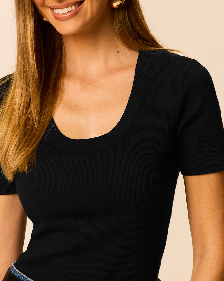 Blusa Feminina Justa Decote Redondo Top Interno Com Bojo Removível Em Ribana