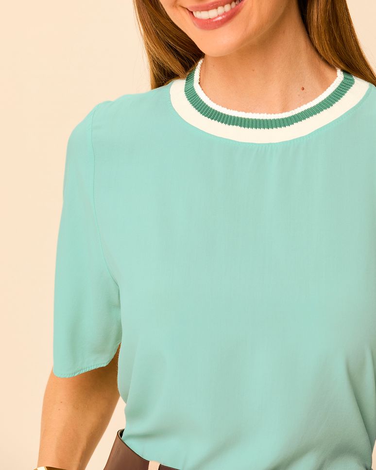 Blusa Feminina Oversized Gola Redonda Retilínea Em Viscose