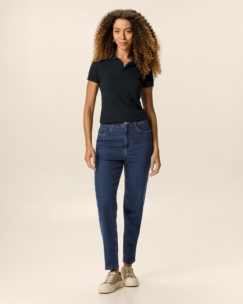 Calça Feminina Mom Bolso Funcional Em Jeans Com Elastano