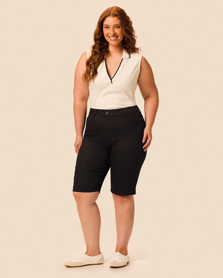 Bermuda Feminina Plus Size Ciclista Cintura Média Em Sarja Super Stretch