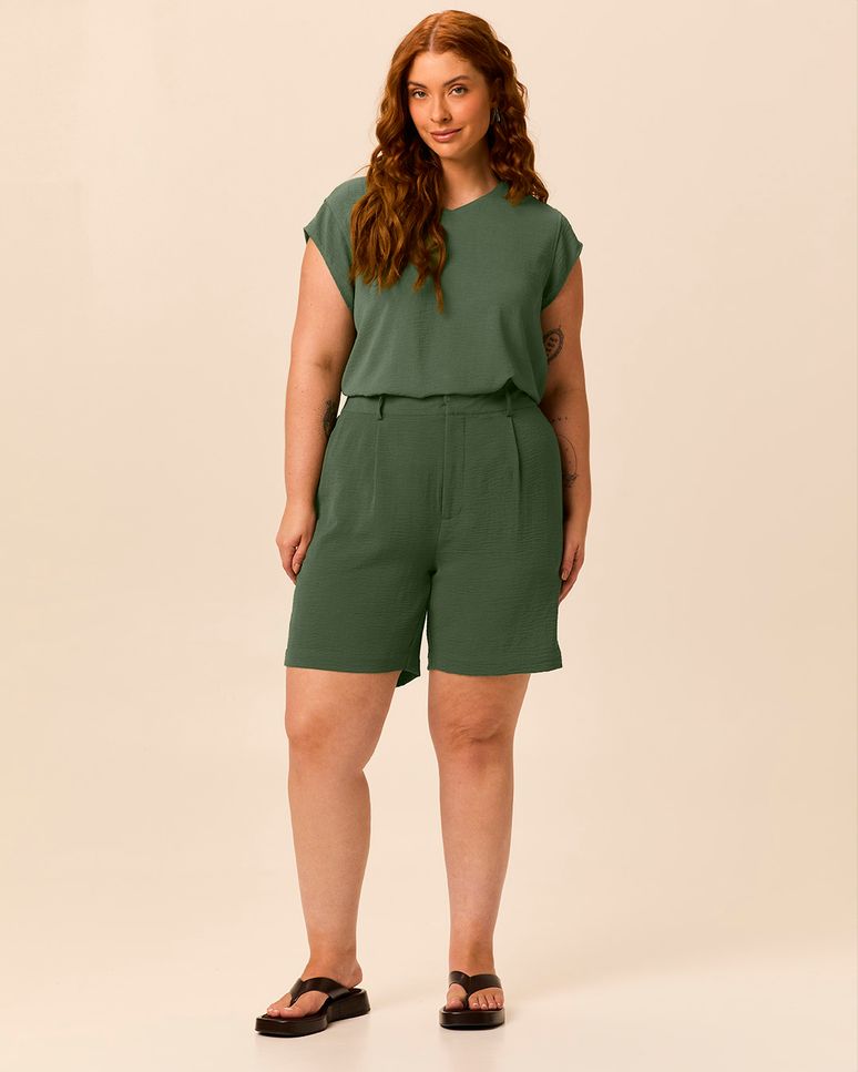 Shorts Feminino Plus Size Regular Em Tecido Leve Texturizado