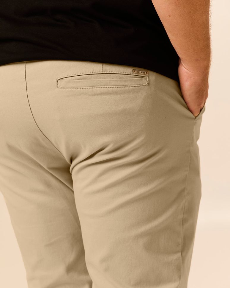 Calça Masculina Plus Size Chino Cintura Média Em Sarja Stretch