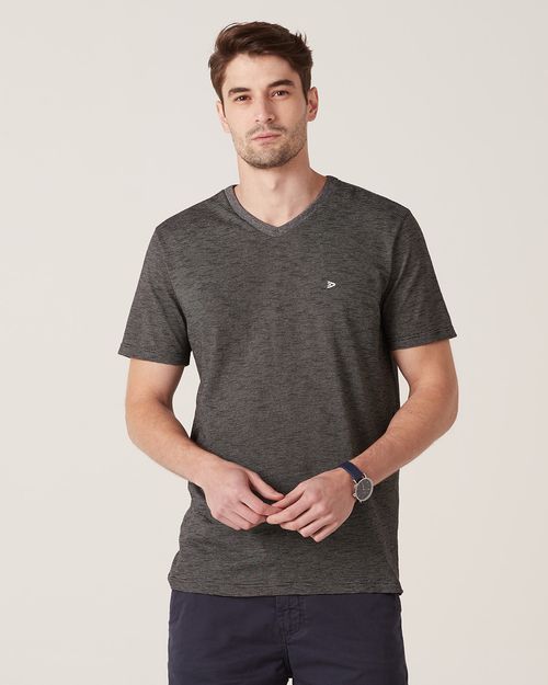 Camiseta Básica Masculina Decote V Em Malha Fio A Fio