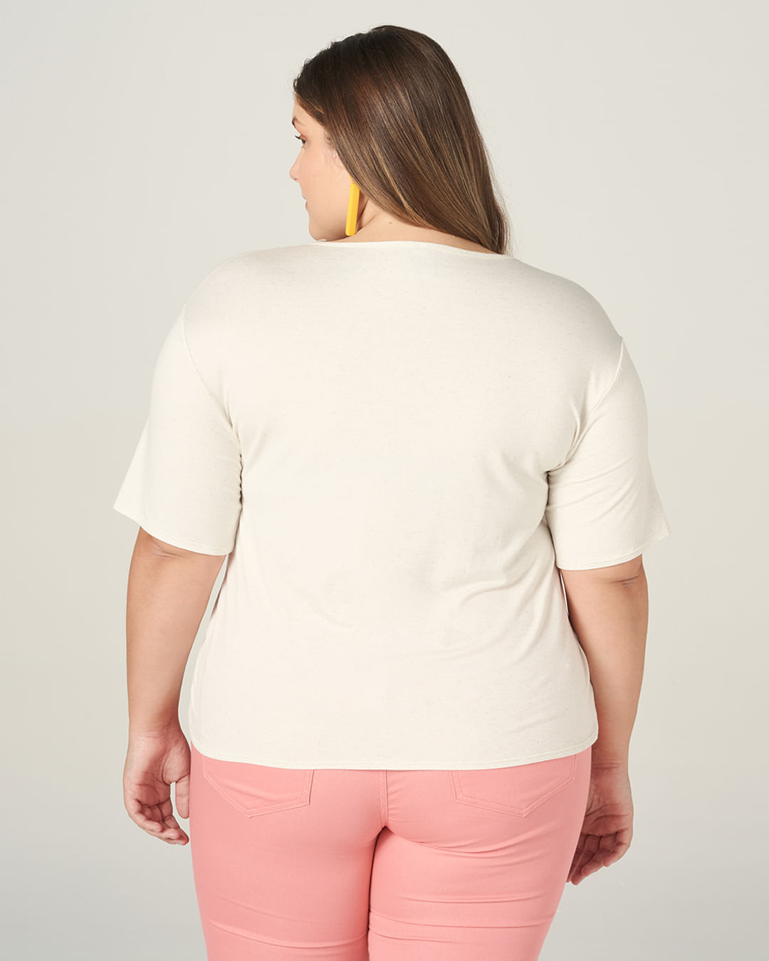 BLUSA BÁSICA FEMININA PLUS SIZE DECOTE REDONDO EM MEIA MALHA MALWEE -  Cobuccio & Almeida Modas - LTDA