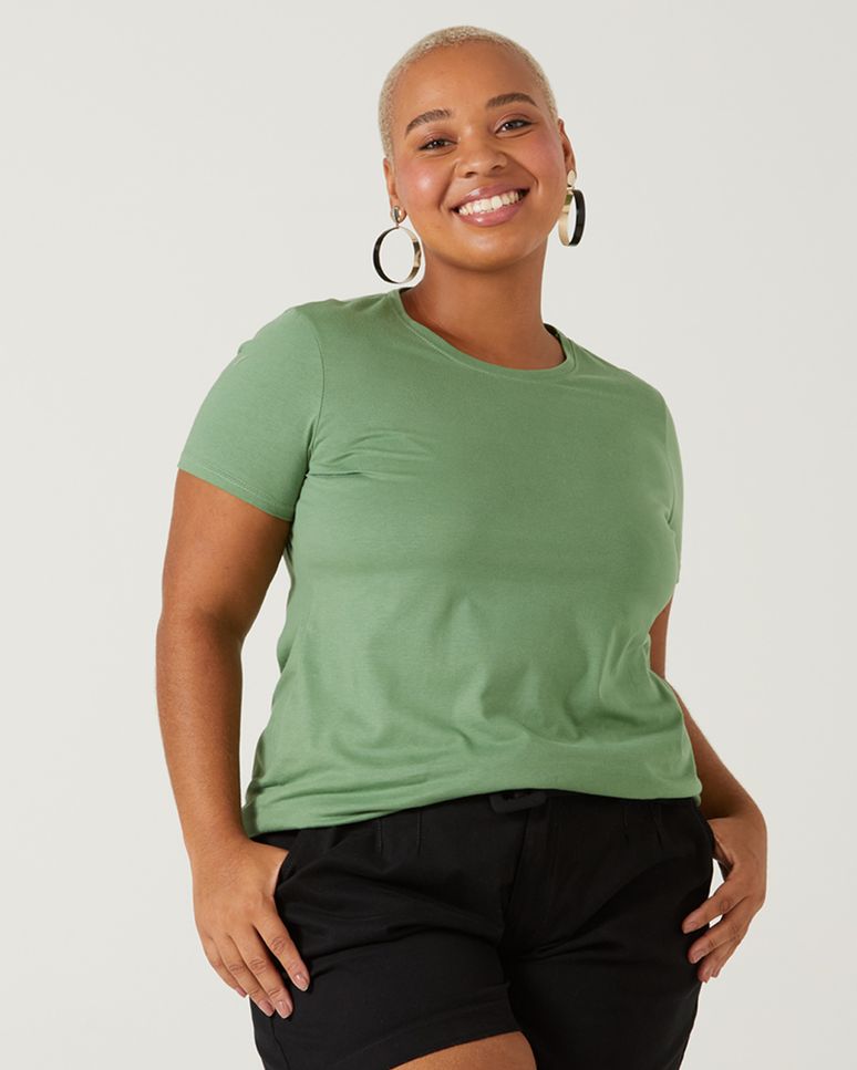 Blusa Básica Feminina Plus Size Decote Redondo Em Algodão Orgânico